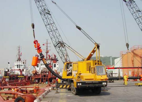 首批40萬噸級(jí)礦石原油泊位年底青島建成 